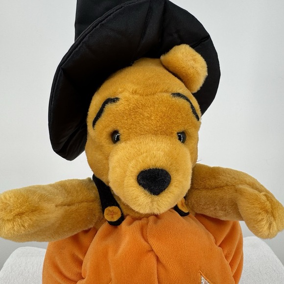 RARE Disney Store Light Up &‎ Talk Winnie The Pooh Witch Halloween Pumpkin Plush - Picture 3 of 9